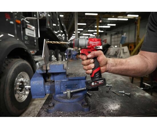  Шуруповерт Milwaukee M12 FDD2-202x (4933479873) аккумуляторный (2 АКБ+ЗУ) 