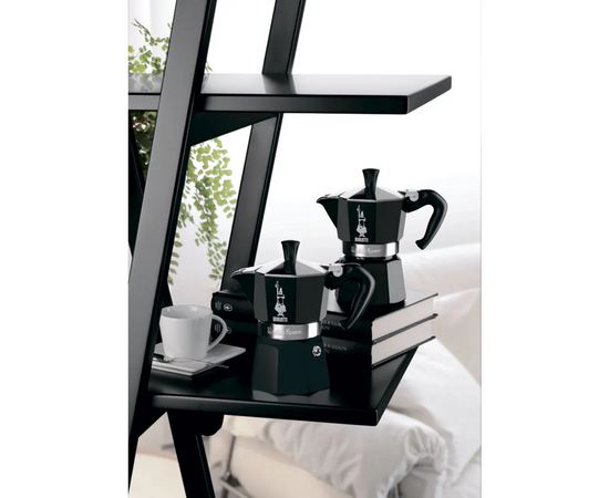  Гейзерная кофеварка Bialetti Moka Express 4952 3 порции 